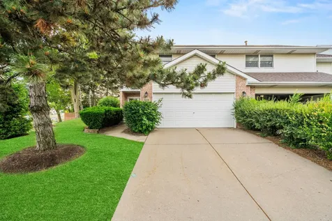 1046 Pinewood Drive Downers Grove IL 60516