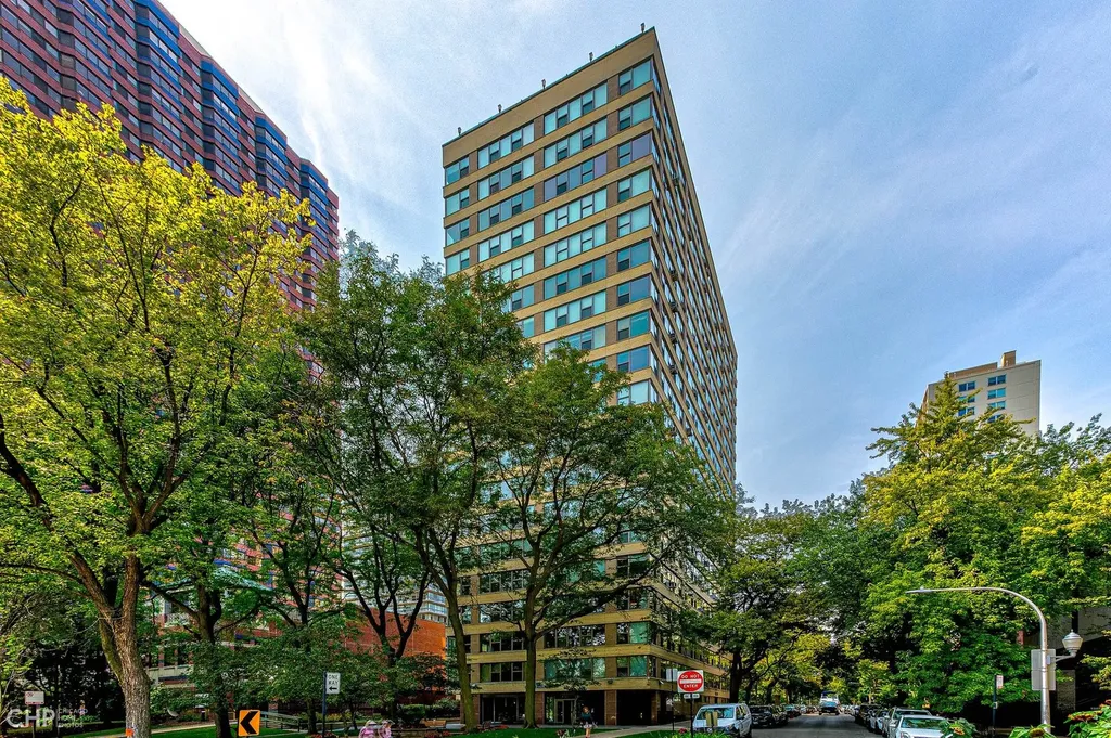 2970 North Lake Shore Drive Chicago IL 60657
