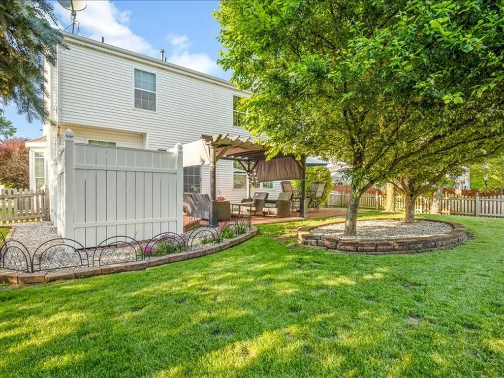 10695 Yellowstone Drive Huntley IL 60142