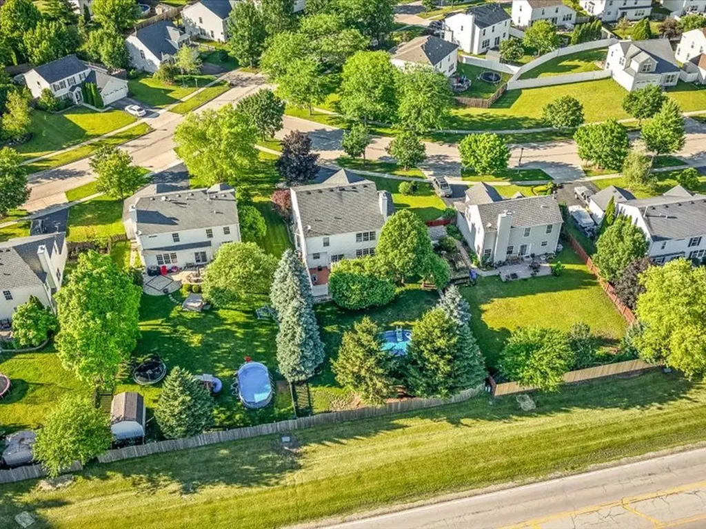 10695 Yellowstone Drive Huntley IL 60142