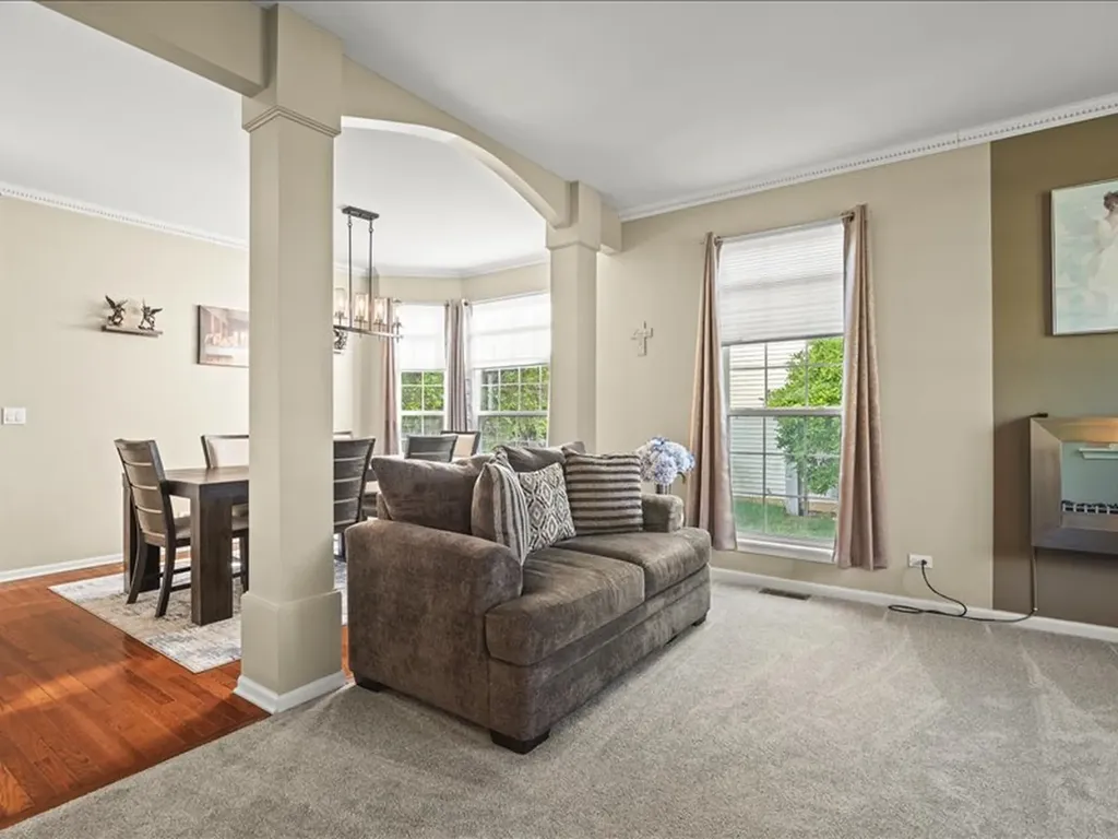 10695 Yellowstone Drive Huntley IL 60142