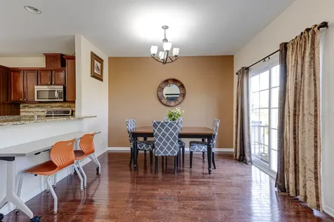 533 Plaza Place Aurora IL 60504