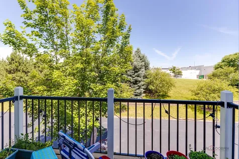 533 Plaza Place Aurora IL 60504
