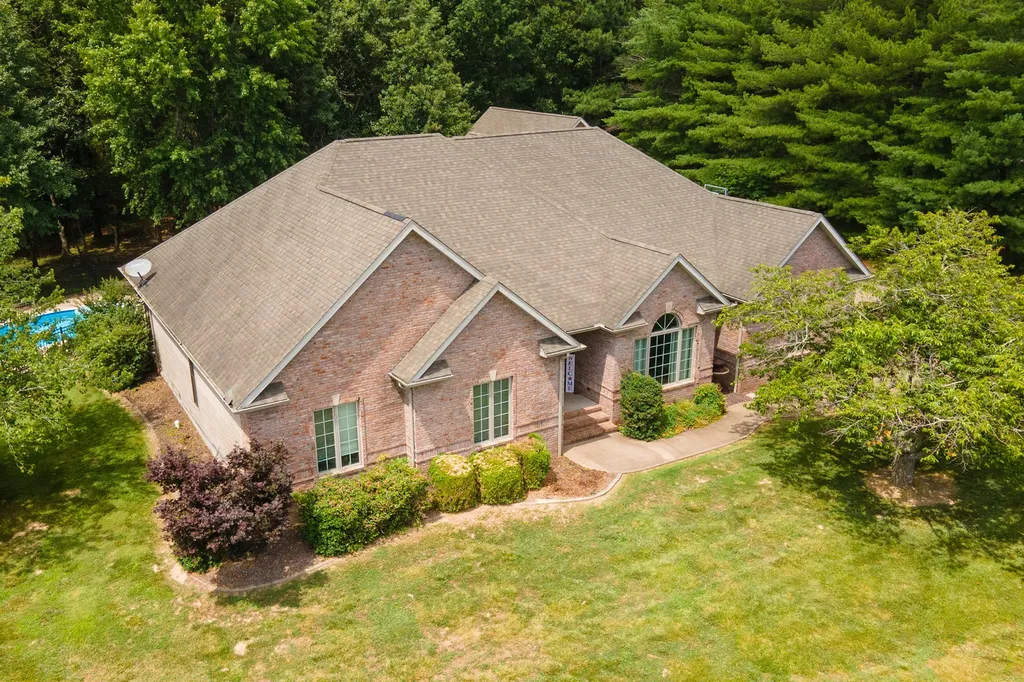 27 Deer Run Herrin IL 62848