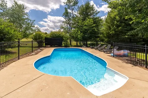 27 Deer Run Herrin IL 62848