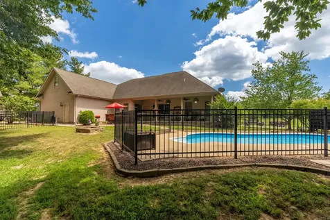 27 Deer Run Herrin IL 62848