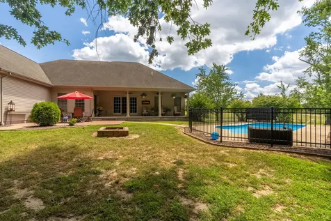 27 Deer Run Herrin IL 62848