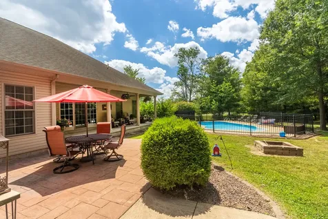 27 Deer Run Herrin IL 62848