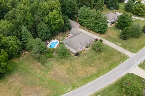 27 Deer Run Herrin IL 62848
