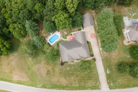 27 Deer Run Herrin IL 62848