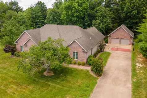 27 Deer Run Herrin IL 62848
