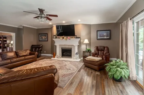 27 Deer Run Herrin IL 62848