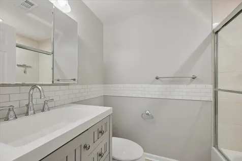 2215 North Bissell Street Chicago IL 60614