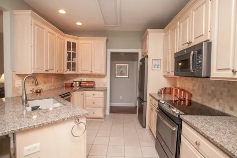 17 Arbor Court Bloomington IL 61704