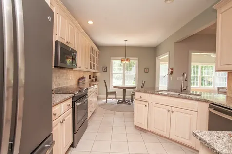 17 Arbor Court Bloomington IL 61704