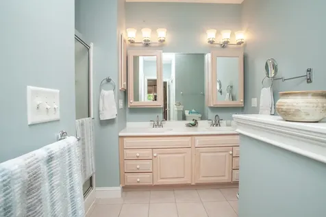 17 Arbor Court Bloomington IL 61704