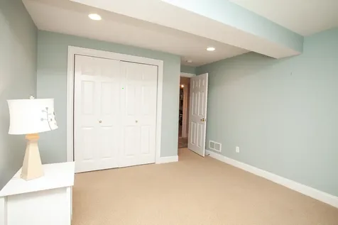 17 Arbor Court Bloomington IL 61704