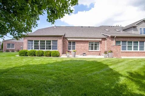 17 Arbor Court Bloomington IL 61704