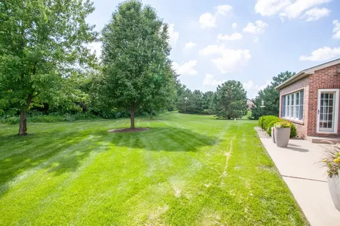 17 Arbor Court Bloomington IL 61704