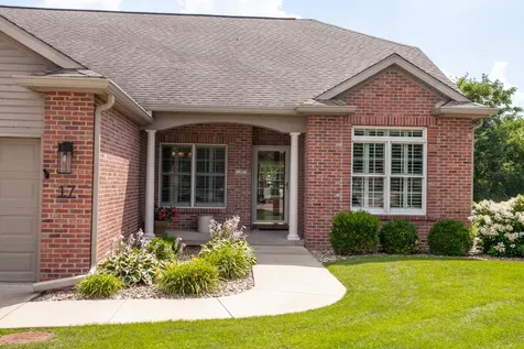17 Arbor Court Bloomington IL 61704