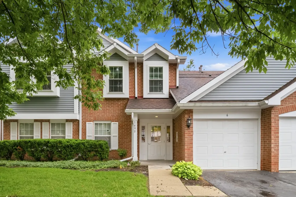 1695 Mansfield Court Roselle IL 60172