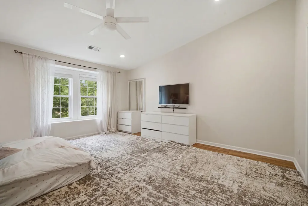 1695 Mansfield Court Roselle IL 60172
