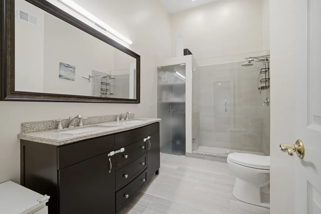 1695 Mansfield Court Roselle IL 60172