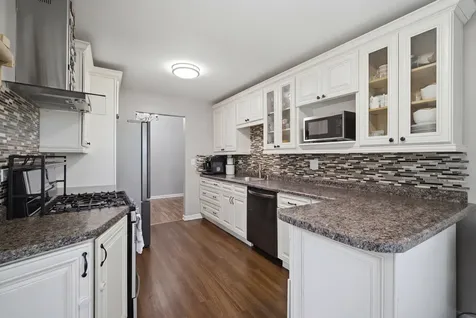 1695 Mansfield Court Roselle IL 60172