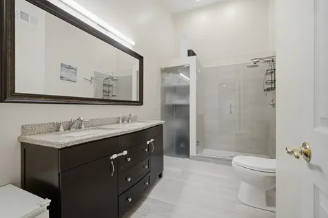 1695 Mansfield Court Roselle IL 60172