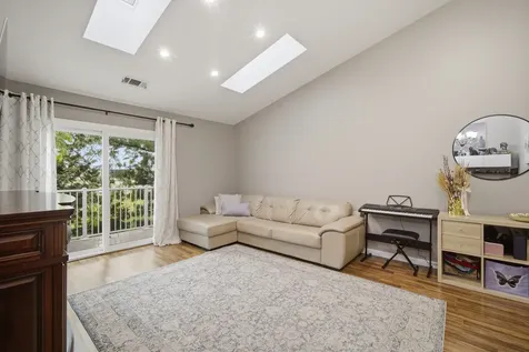 1695 Mansfield Court Roselle IL 60172