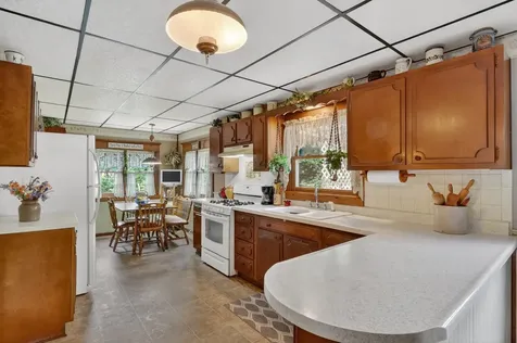 215 West Harrison Street Belvidere IL 61008