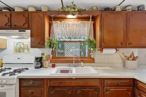 215 West Harrison Street Belvidere IL 61008