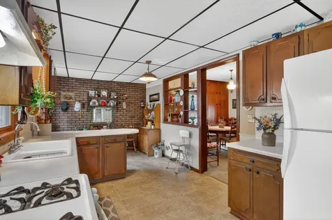 215 West Harrison Street Belvidere IL 61008