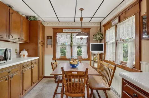 215 West Harrison Street Belvidere IL 61008
