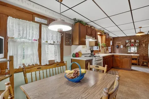 215 West Harrison Street Belvidere IL 61008