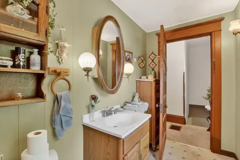 215 West Harrison Street Belvidere IL 61008