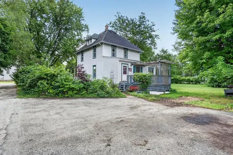 215 West Harrison Street Belvidere IL 61008