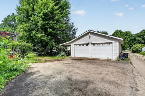215 West Harrison Street Belvidere IL 61008