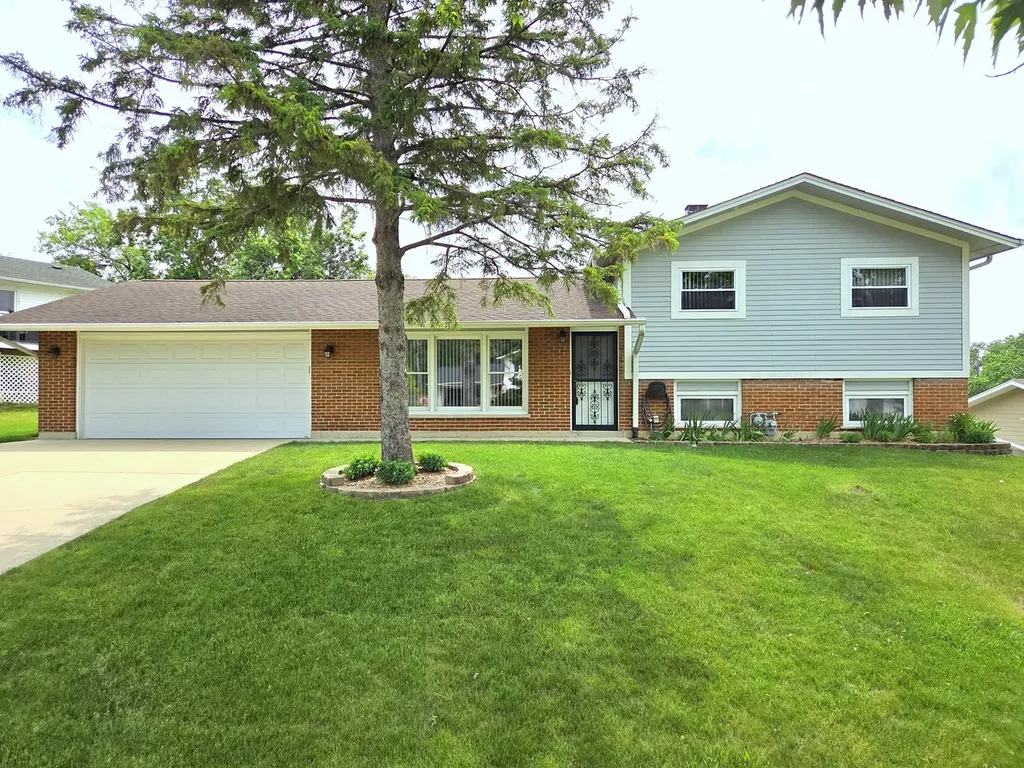 21W105 Flamingo Lane Lombard IL 60148