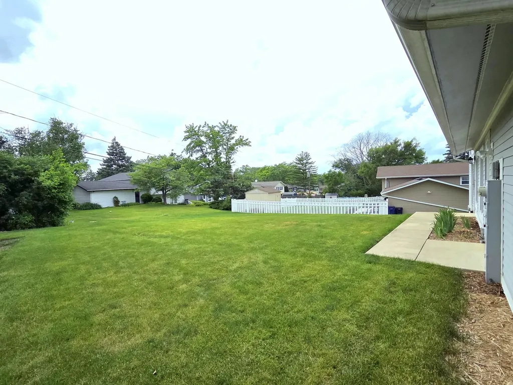 21W105 Flamingo Lane Lombard IL 60148
