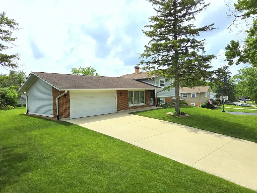 21W105 Flamingo Lane Lombard IL 60148