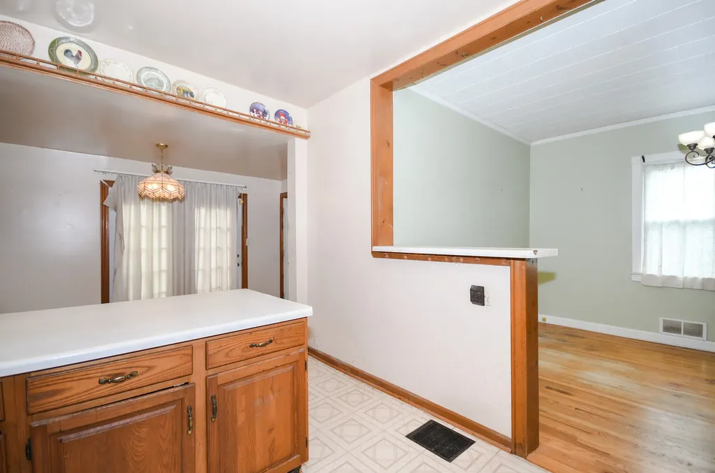 4206 West Henderson Street Chicago IL 60641