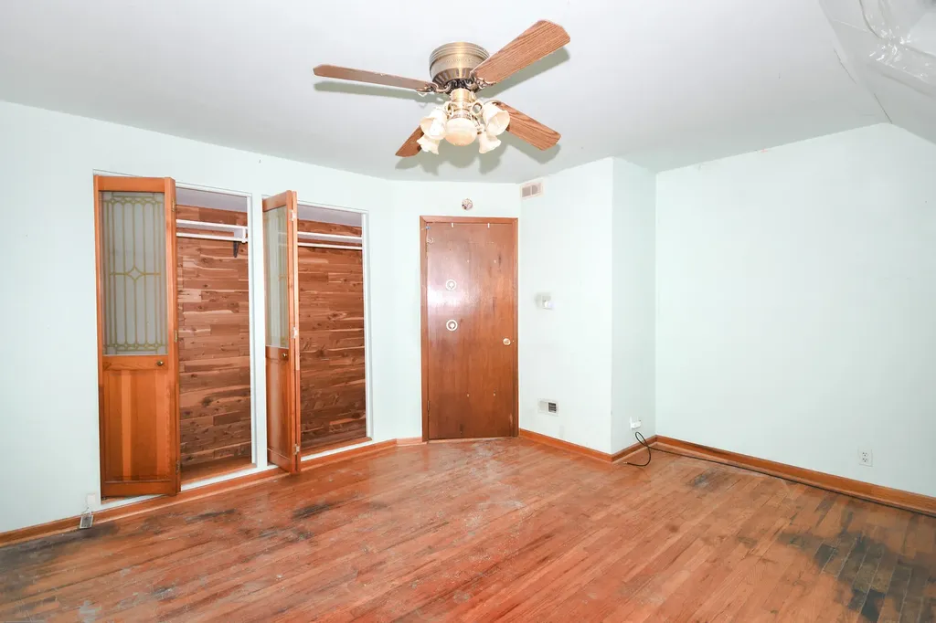 4206 West Henderson Street Chicago IL 60641