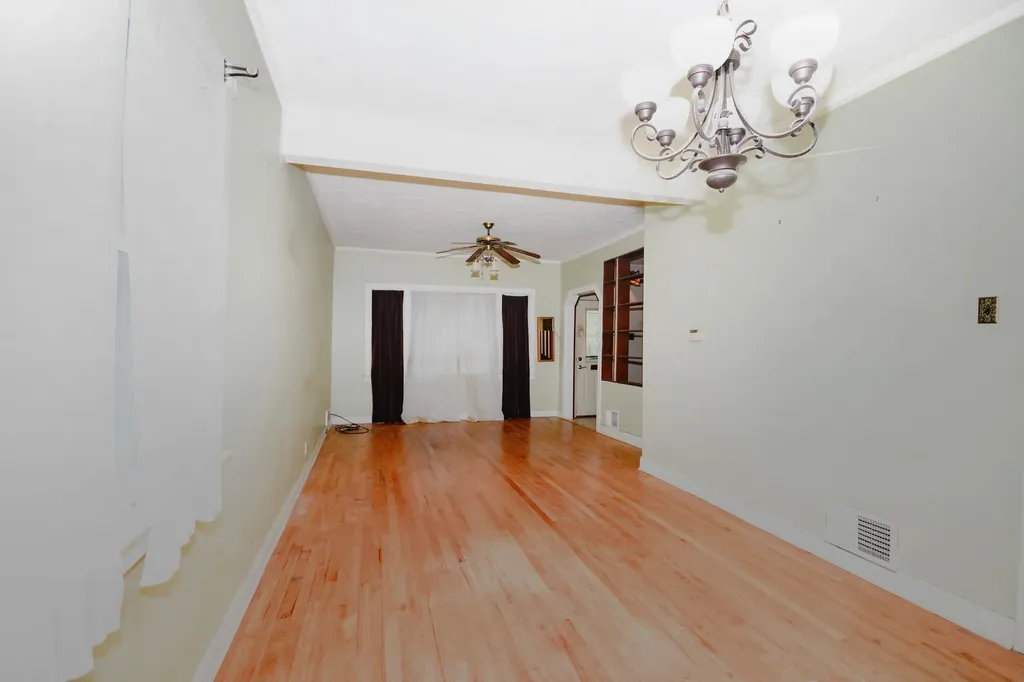 4206 West Henderson Street Chicago IL 60641