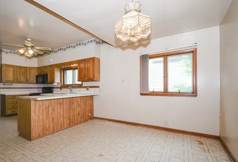 4206 West Henderson Street Chicago IL 60641