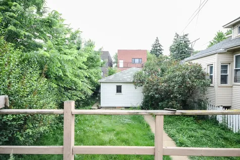 4206 West Henderson Street Chicago IL 60641