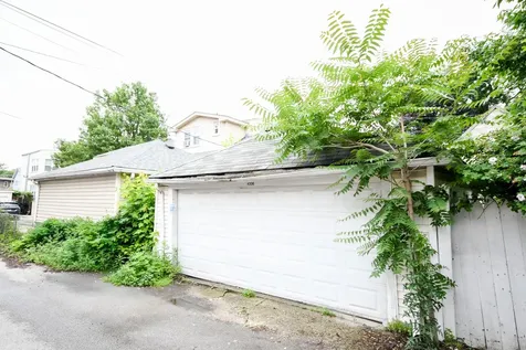 4206 West Henderson Street Chicago IL 60641