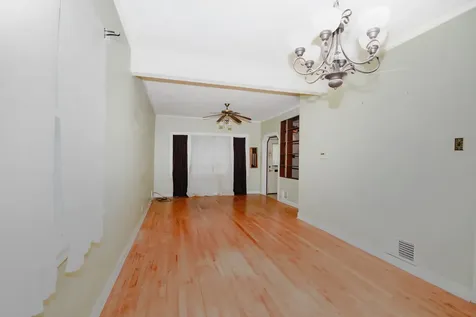4206 West Henderson Street Chicago IL 60641