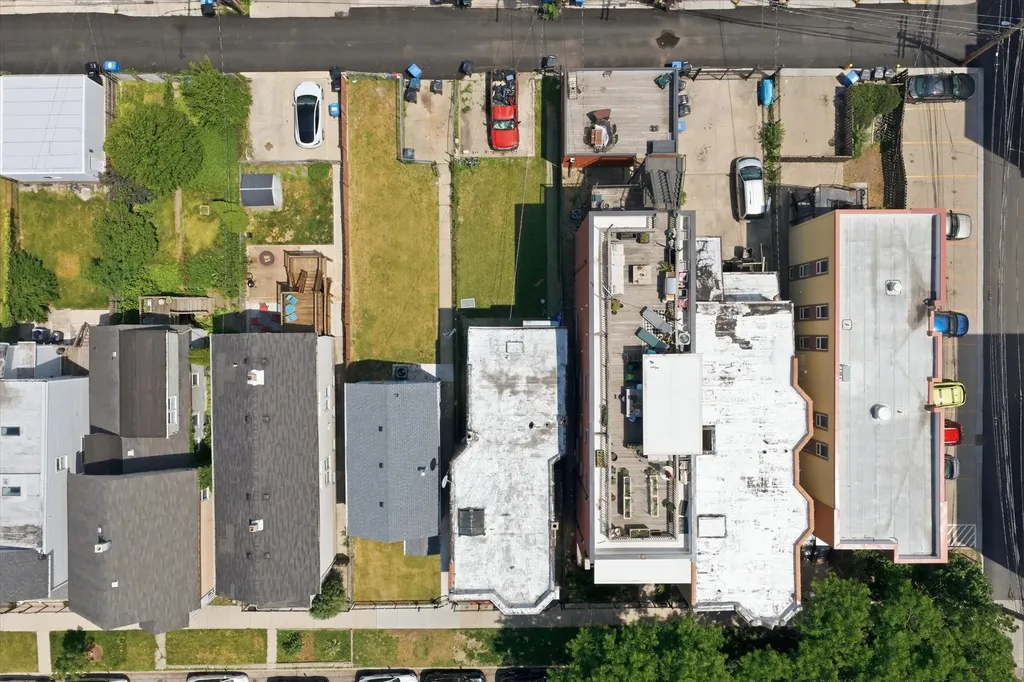 1627 North Washtenaw Avenue Chicago IL 60647