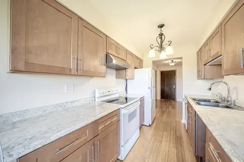 625 West Huntington Commons Road Mount Prospect IL 60056
